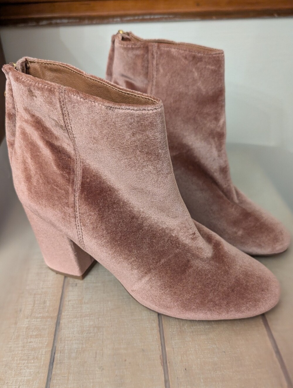 Steve Madden Cynthiav Blush Pink Velour Ankle Boots